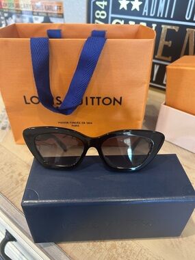 Louis Vuitton Black Cat-Eye Sunglasses with Gradient Lenses